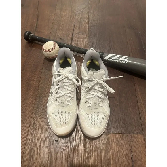 Size 8 - Under Armour Yard MT White Metallic Silver - Picture 6 of 7